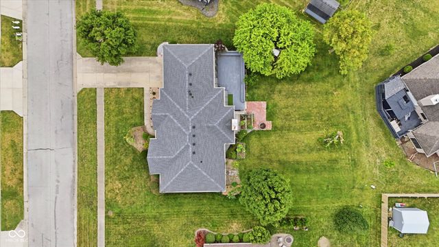 876 Bayside, Greenwood, IN 46143
