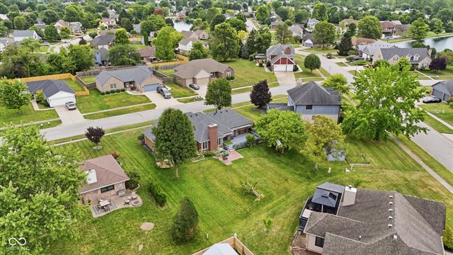 876 Bayside, Greenwood, IN 46143