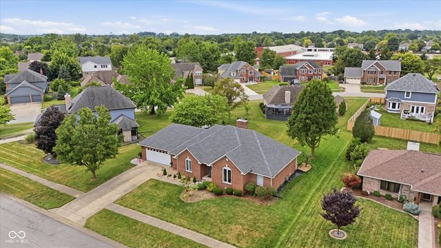 876 Bayside, Greenwood, IN 46143