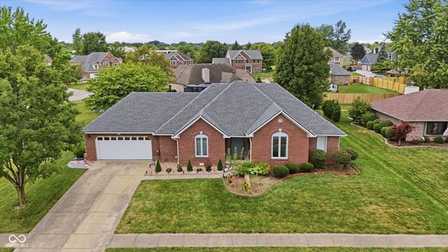 876 Bayside, Greenwood, IN 46143
