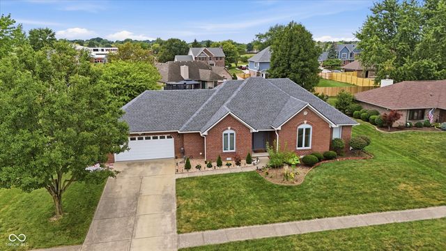 876 Bayside, Greenwood, IN 46143