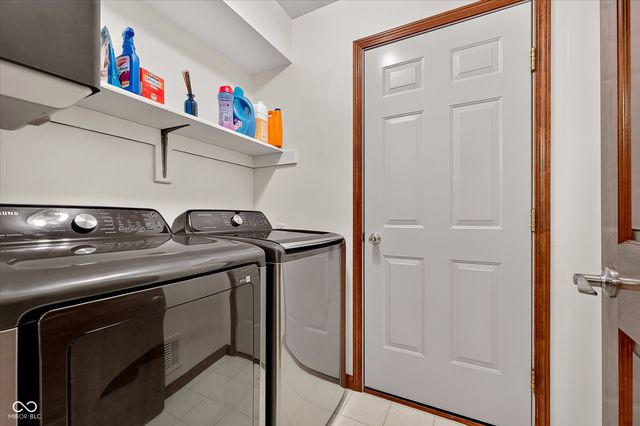876 Bayside, Greenwood, IN 46143