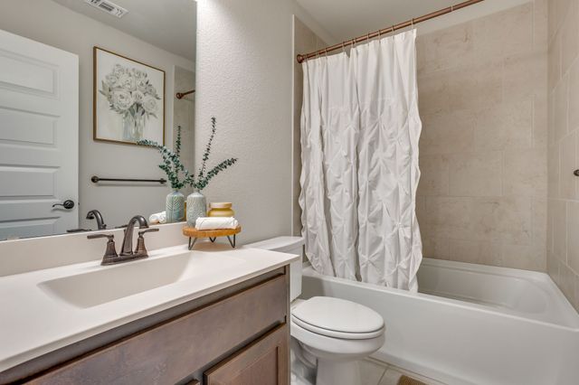 117 Mockingbird Hill Drive, Joshua, TX 76058