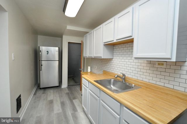 3069 S CHESAPEAKE RD, Camden, NJ 08104