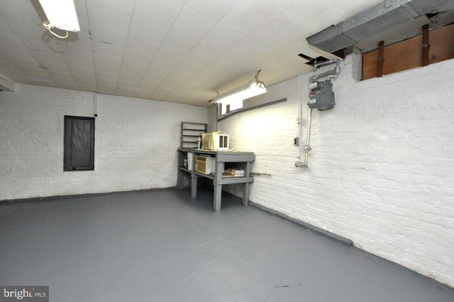 3069 S CHESAPEAKE RD, Camden, NJ 08104