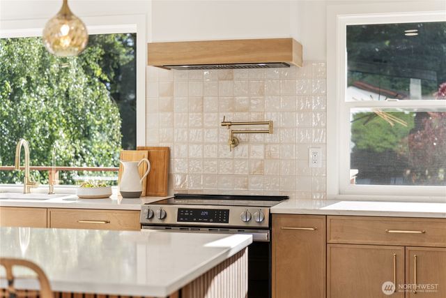32007 28th Avenue SW, Federal Way, WA 98023