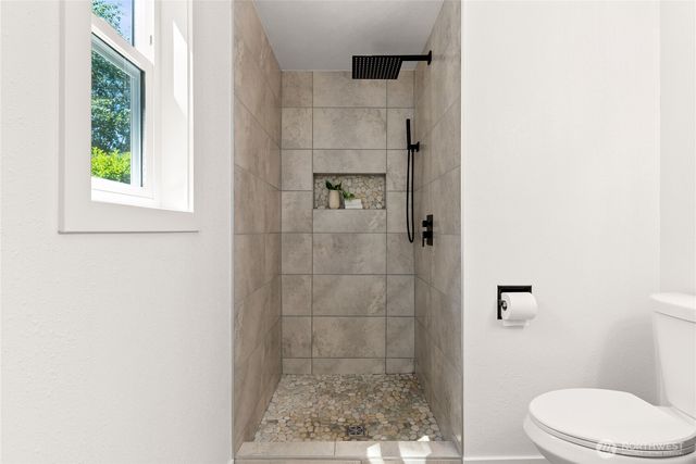 32007 28th Avenue SW, Federal Way, WA 98023