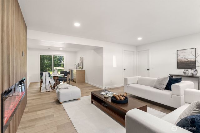 32007 28th Avenue SW, Federal Way, WA 98023