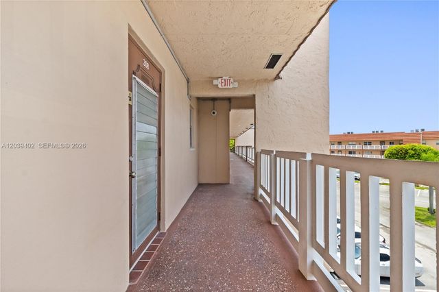 9281 Sunrise Lakes Boulevard 308, Sunrise, FL 33322