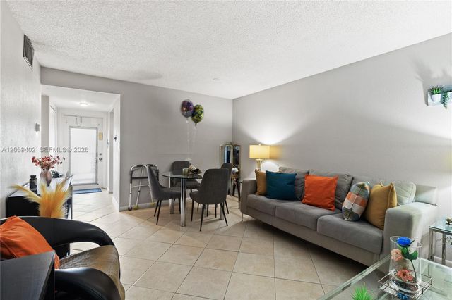 9281 Sunrise Lakes Boulevard 308, Sunrise, FL 33322