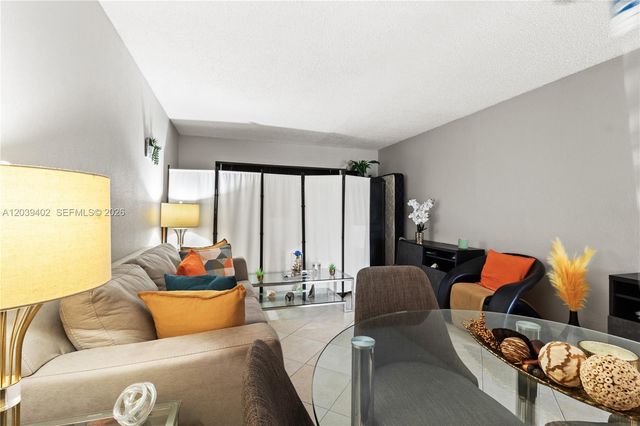 9281 Sunrise Lakes Boulevard 308, Sunrise, FL 33322