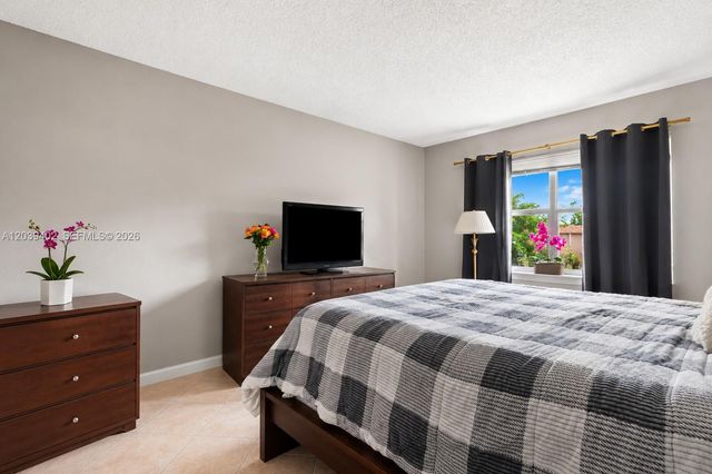 9281 Sunrise Lakes Boulevard 308, Sunrise, FL 33322