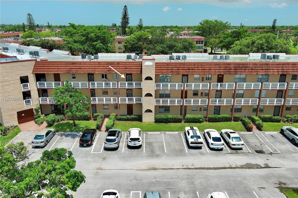 9281 Sunrise Lakes Boulevard 308, Sunrise, FL 33322
