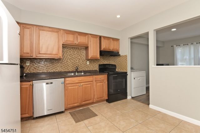 808 Eves Dr 1A, Hillsborough Twp., NJ 08844