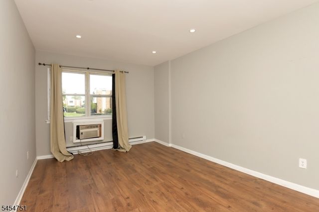 808 Eves Dr 1A, Hillsborough Twp., NJ 08844