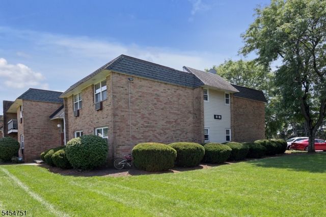808 Eves Dr 1A, Hillsborough Twp., NJ 08844
