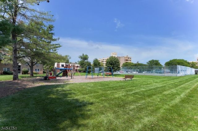 808 Eves Dr 1A, Hillsborough Twp., NJ 08844