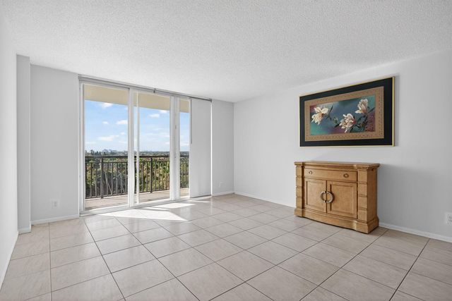1147 Hillsboro Mile 908, Hillsboro Beach, FL 33062