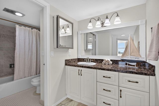 1147 Hillsboro Mile 908, Hillsboro Beach, FL 33062