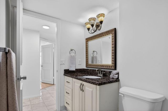 1147 Hillsboro Mile 908, Hillsboro Beach, FL 33062