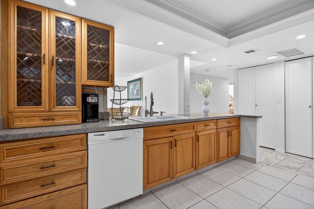 1147 Hillsboro Mile 908, Hillsboro Beach, FL 33062