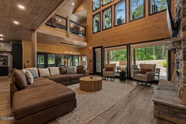 2215 Sawmill Cv Drive, Sevierville, TN 37862