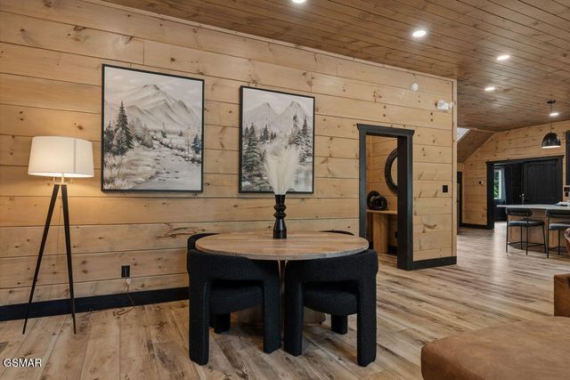 2215 Sawmill Cv Drive, Sevierville, TN 37862