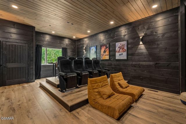 2215 Sawmill Cv Drive, Sevierville, TN 37862