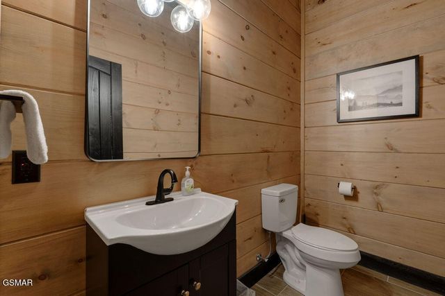 2215 Sawmill Cv Drive, Sevierville, TN 37862