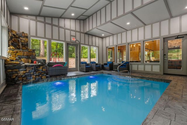 2215 Sawmill Cv Drive, Sevierville, TN 37862