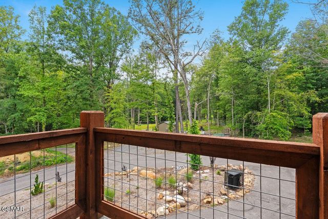 2215 Sawmill Cv Drive, Sevierville, TN 37862