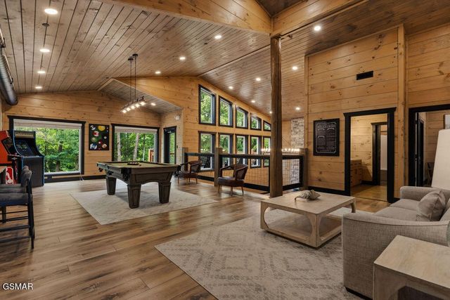 2215 Sawmill Cv Drive, Sevierville, TN 37862