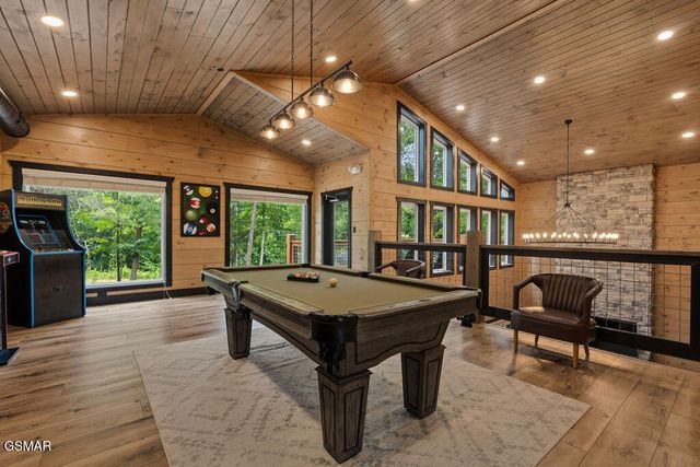 2215 Sawmill Cv Drive, Sevierville, TN 37862