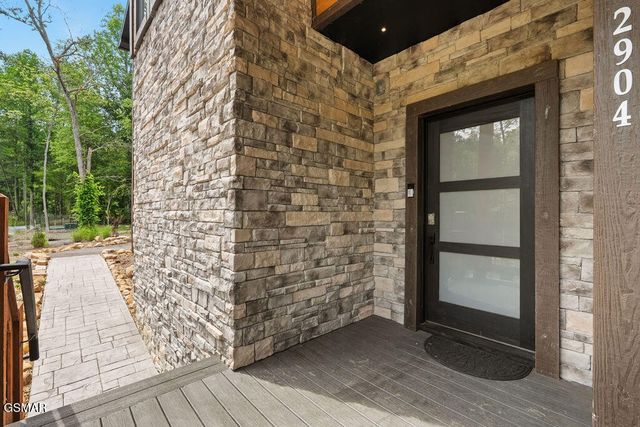 2215 Sawmill Cv Drive, Sevierville, TN 37862