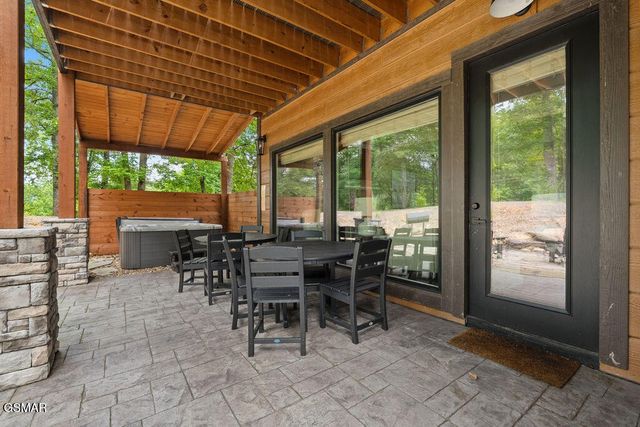 2215 Sawmill Cv Drive, Sevierville, TN 37862