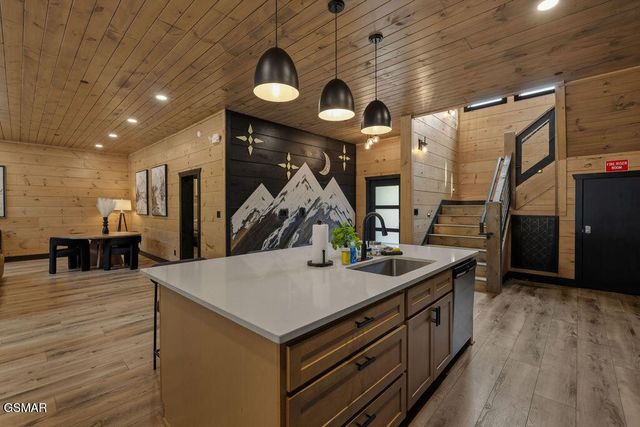 2215 Sawmill Cv Drive, Sevierville, TN 37862