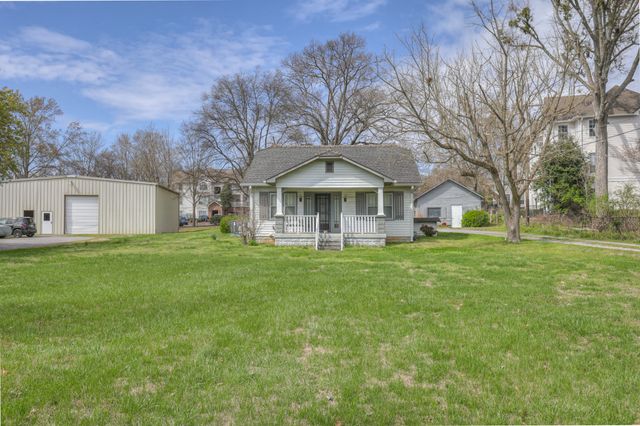 7114 Old Harding Pike, Nashville, TN 37221