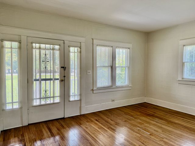 7114 Old Harding Pike, Nashville, TN 37221