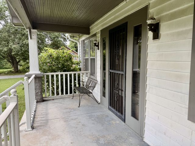 7114 Old Harding Pike, Nashville, TN 37221