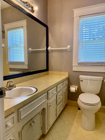 7114 Old Harding Pike, Nashville, TN 37221