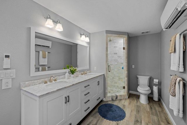 205 Beaver CIR, Horseshoe Bay, TX 78657