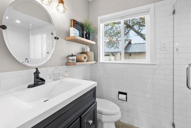 205 Beaver CIR, Horseshoe Bay, TX 78657