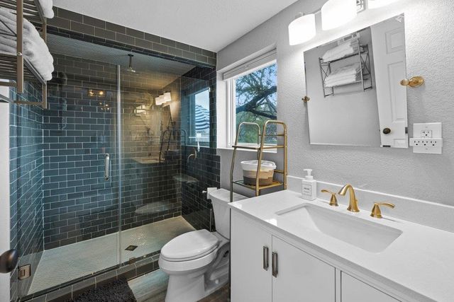 205 Beaver CIR, Horseshoe Bay, TX 78657