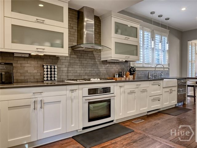 137 E 51st Street, Savannah, GA 31405