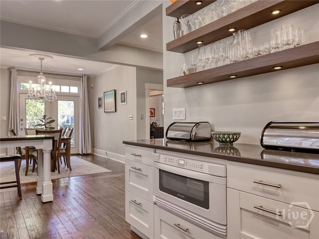 137 E 51st Street, Savannah, GA 31405