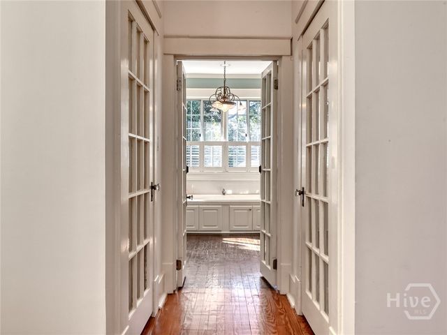 137 E 51st Street, Savannah, GA 31405