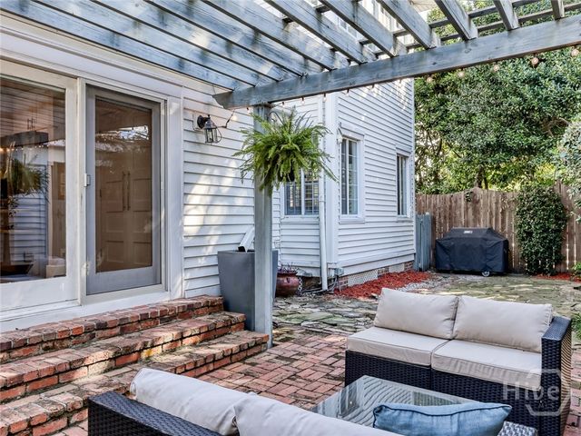 137 E 51st Street, Savannah, GA 31405