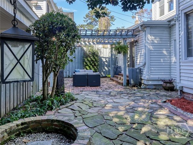 137 E 51st Street, Savannah, GA 31405