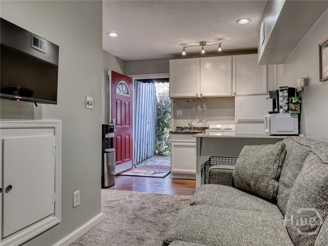 137 E 51st Street, Savannah, GA 31405