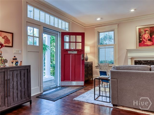 137 E 51st Street, Savannah, GA 31405